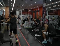 半岛体育-胜利联赛盼望胜利，球员积极备战