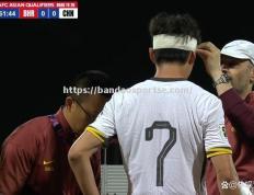 半岛体育-健康之城足球俱乐部客场破门，全队庆祝胜利