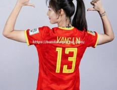 半岛体育-体育热辣：女足国家队攻守俱佳受瞩目