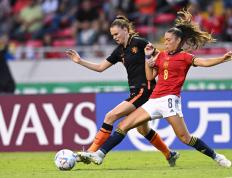 半岛体育-西班牙国家女足小组积分榜领先，前途无量