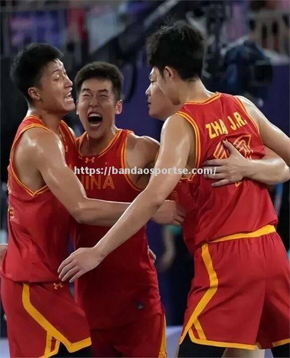半岛体育-江西男篮奋起直追，晋级四强