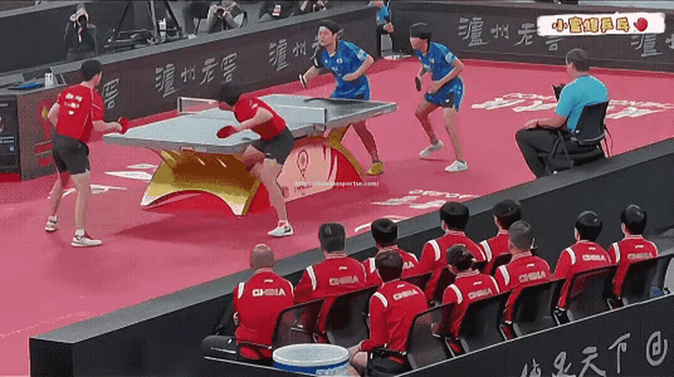 半岛体育-一场激动人心的比赛中情绪高涨