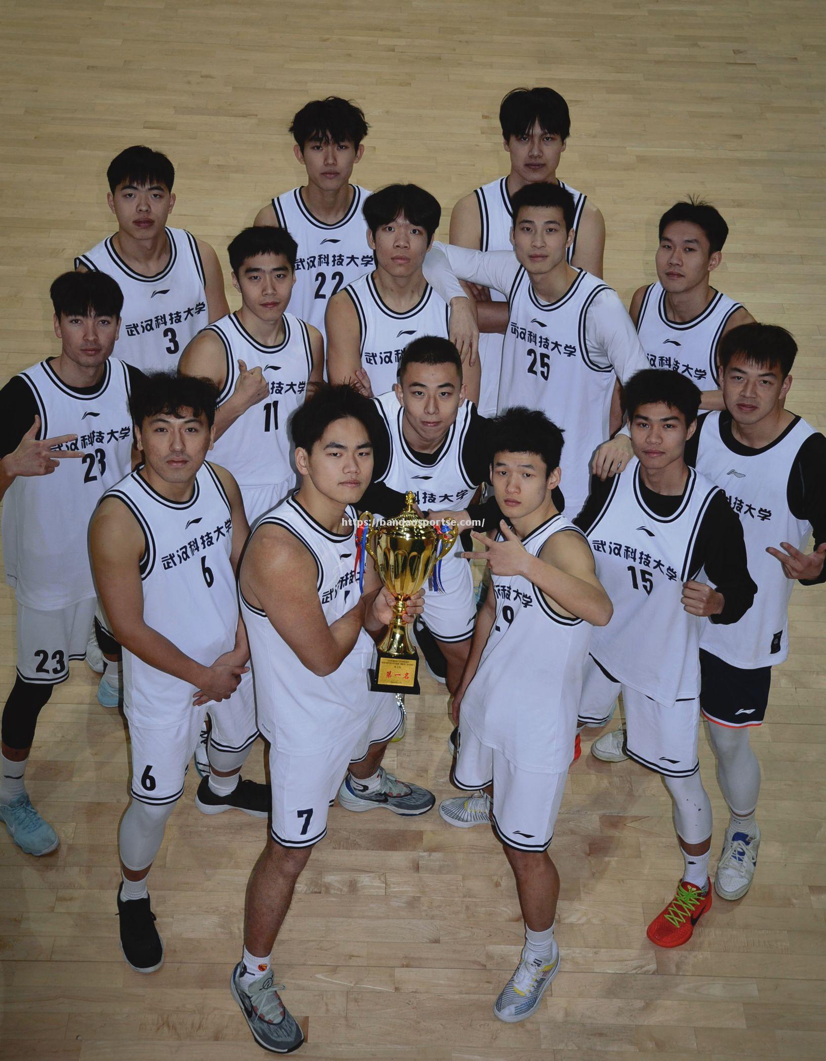 半岛体育-NBA球队气氛融洽，团队协作逐渐健康成长